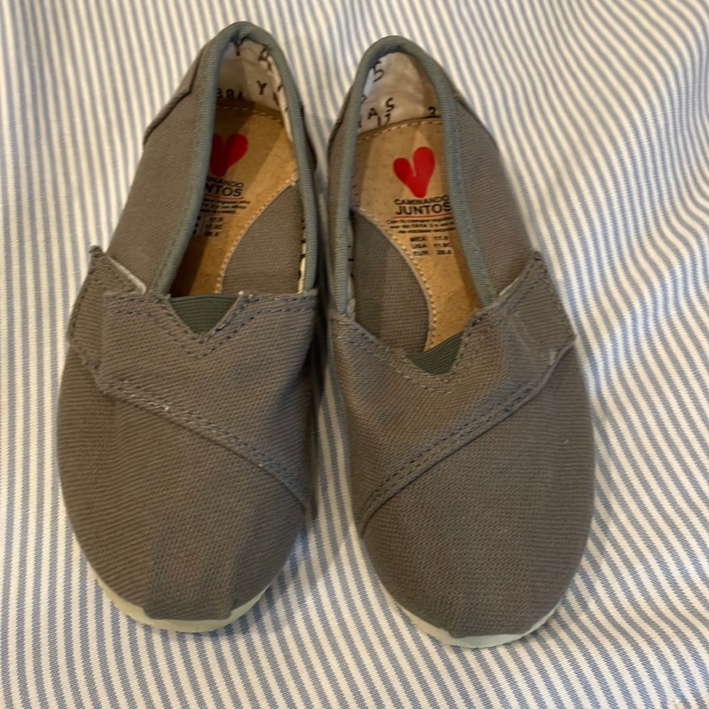 Yayas slip on kids shoes